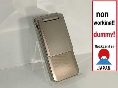 【dummy!】 SHARP SH905iTV （color gold） docomo-japan non-working cellphone - Image 1 of 4