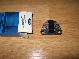 NOS 1981 1989 Ford Escort Mercury Lynx Luggage Cover Bracket E1FZ-74428A10-A - Bild 1 von 2