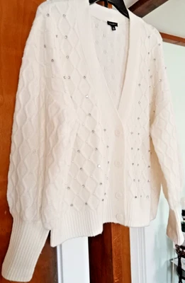 Mujer Off White Talla Suéter XL TALBOT'S con pedrería y perlas de imitación en la parte delantera Foto 1 de 4
