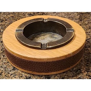 Cenicero De Colección Von Pok Chang Redondo Madera Imitación Cuero Heavy Metal MCM Retro 6.5" - Imagen 1 de 8