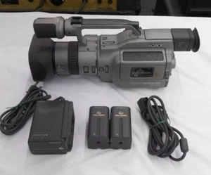 SONY MINIDV Video Camera DCR-VX1000 w/ 2 Batteries & Charger 20x Silver Handycam - Picture 1 of 6