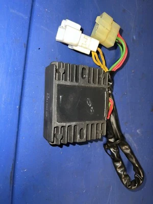 2002-2003 Honda CBR954 cbr 954 RR 954RR Voltage Regulator Rectifier - Imagem 1 de 4