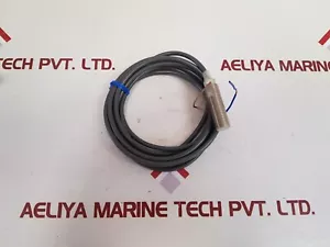 OMRON Corporation E2E-X2Y1 Proximity Switch 240 VAC - Picture 1 of 7
