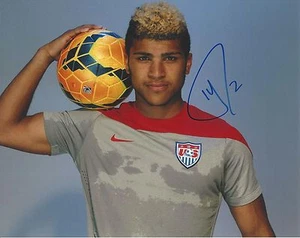 DEANDRE YEDLIN AUTOGRAPH SIGNED 8X10 PHOTO USMNT SEATTLE SOUNDERS USA SOCCER - Picture 1 of 1