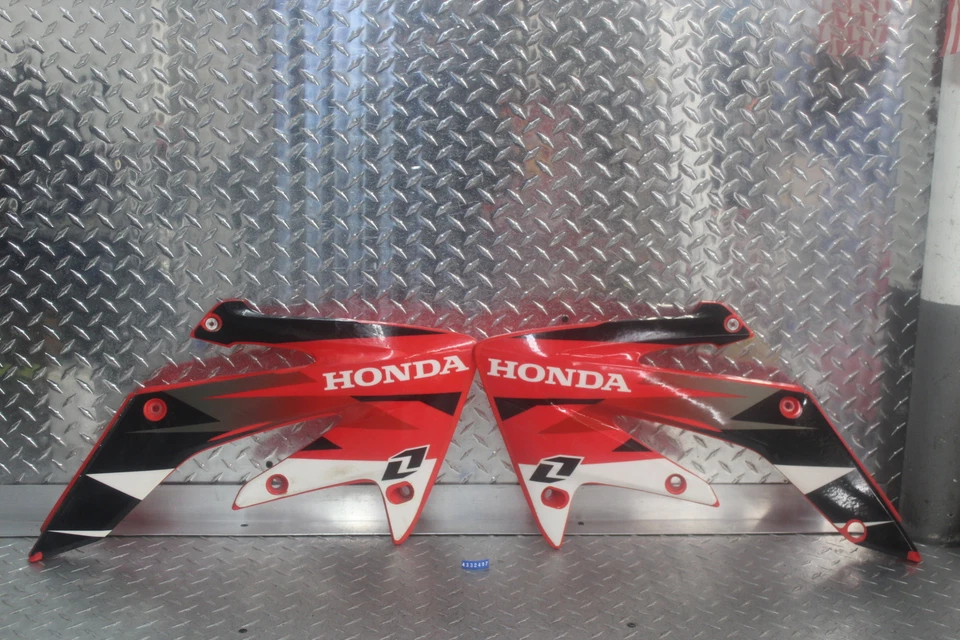 2004 HONDA CRF250R ПЕРЕДНИЙ БОКОВОЙ ОБТЕКАТЕЛЬ 19071-KRN-000ZA 19072-KRN-000ZA OEM  - Изображение 1 из 4