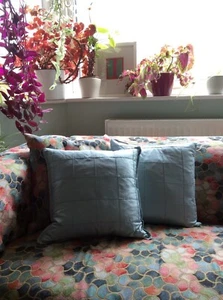 Bargain! Gorgeous 2x turquoise 100% silk & feather cushions Laura Ashley - Picture 1 of 7
