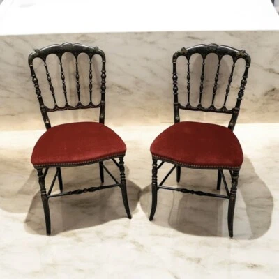 Antiga cadeira inglesa Chiavari preta com assento de veludo vermelho - Imagem 1 de 4