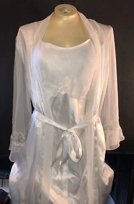 Jones New York 尺寸小号新娘缎面花边 Peignoir 套装 Negligee 睡袍 — 第 1/4 张图片