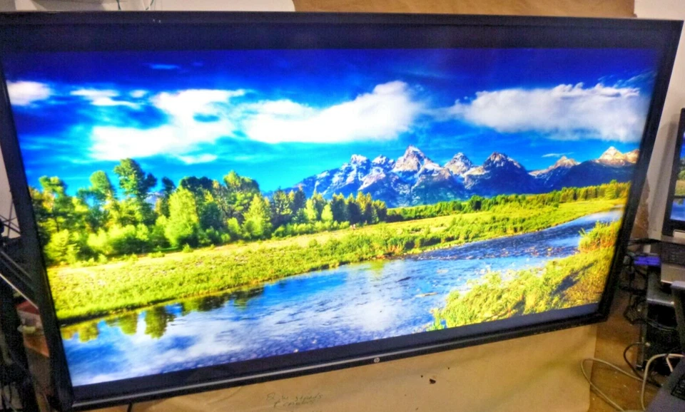 HP LD4710 Digital Signage 47" LCD Display SIGN RETAIL * CONNECTICUT  * PICK-UP * - Image 1 of 3