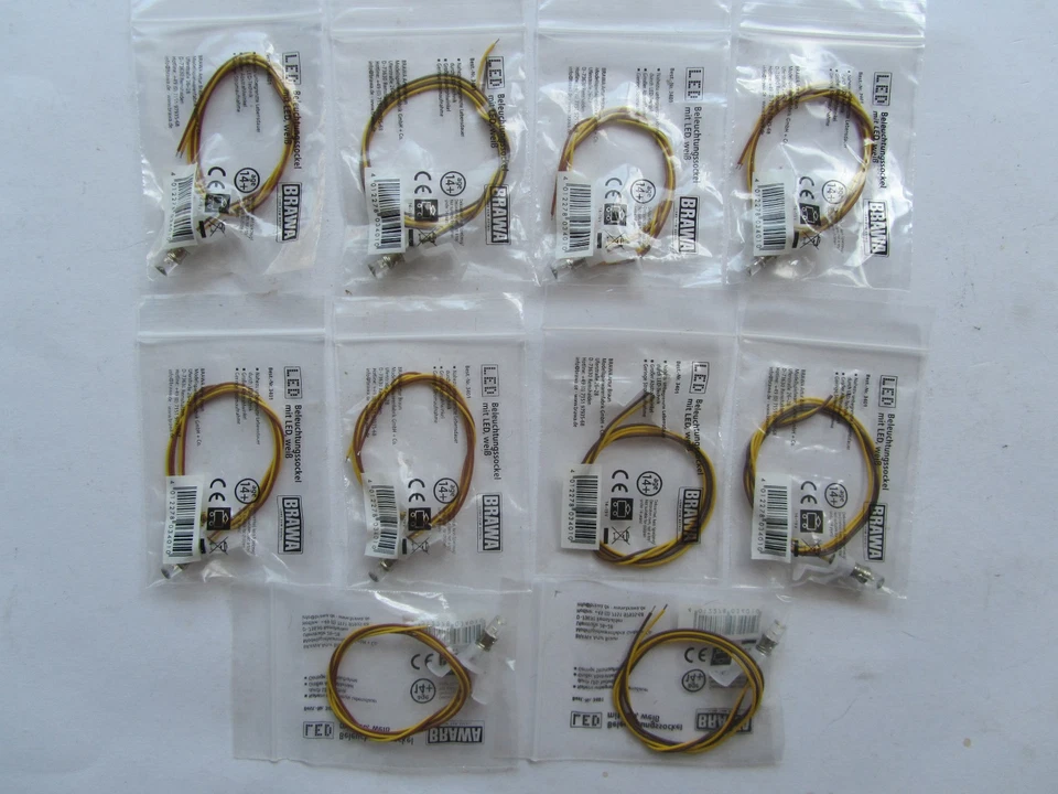 BRAWA 3401 H0 - 10 x Beleuchtungssockel mit LED, weiß in OVP - UNBESPIELT (3) - Bild 1 von 1