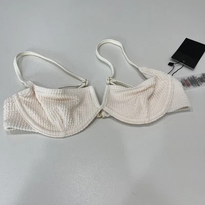 Top de bikini South Beach Essentials arrugado con aros en coco 2 Foto 1 de 3