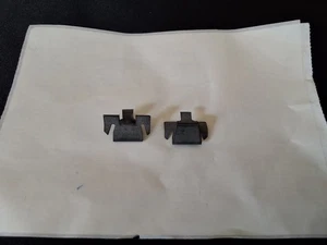 NEW Genuine GM 9722397 / 09722397 Door Window Switch Retainer Clip Set of 2 - Bild 1 von 2