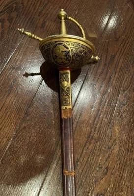 Espada y vaina de cuero con empuñadura de taza española TOLEDO rara de colección Foto 1 de 4