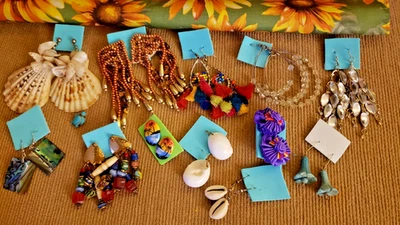 Lote De PENDIENTES Disfraz Cuentas Estrás Conchas Colgantes Aros Joyería De Colección Foto 1 de 4