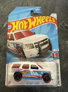 Hot Wheels 2024 Mainline H Case HW First Response '07 Chevy Tahoe weiß 57/250 - Bild 1 von 4