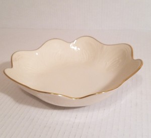 Lenox Symphony Scalloped 6” Porcelain Bowl With 24K Gold Trim