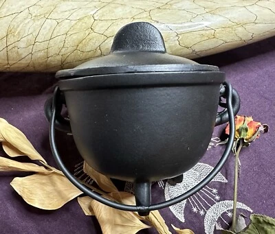 Cast Iron Cauldron With Lid And Handle, Black Cauldron - Image 1 of 4