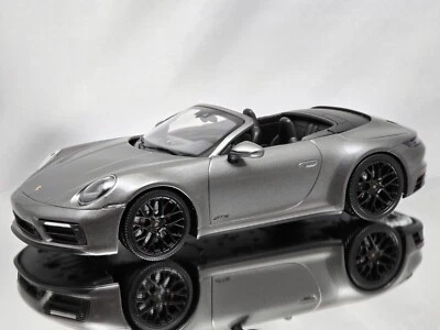 Minichamps Porsche 911 (992) Carrera 4 GTS Cabriolet 2020 Cabrio gris oscuro 1:18 Foto 1 de 4