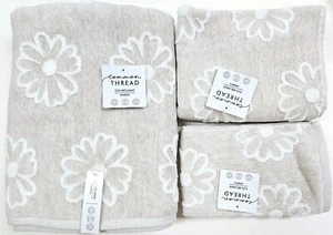 NEW COMMON THREAD BEIGE TAN,WHITE DAISY COTTON,BAMBOO BATH,HAND,FINGER TIP TOWEL - Picture 1 of 16