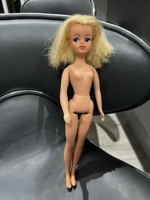 Muñeca Sindy Rubia Vintage Años 70’s Años 80’s Foto 1 de 4