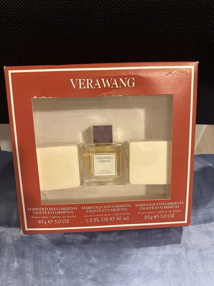 VERA WANG MARIGOLD & GARDENIA НАБОР С 1 ЖИДКОЙ УНЦИИ ТУАЛЕТНАЯ ВОДА СПРЕЙ И 2 ДУШЕВЫЕ ТАБЛЕТКИ - Изображение 1 из 1