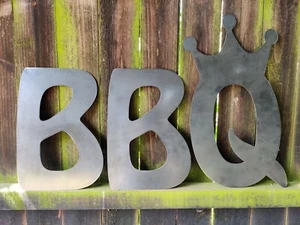 Grillschild Queen King Metall Buchstaben Plakette Haus Garten Bar Restaurant bemalt - Bild 1 von 3