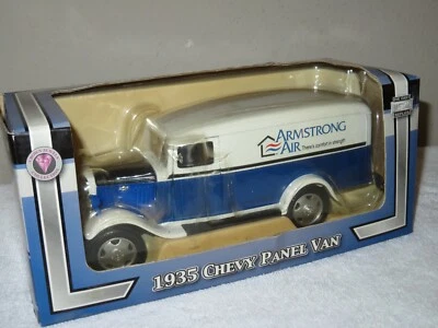 ARMSTRONG AIR 1935 CHEVY PANEL VAN 1:24 CROWN PREMIUM APERTURA CAPÓ PUERTAS TRASERAS Foto 1 de 4