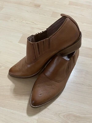 Botines de mujer SIXTY SEVEN de cuero al tobillo estilo occidental talla 38 hechos en España Foto 1 de 4
