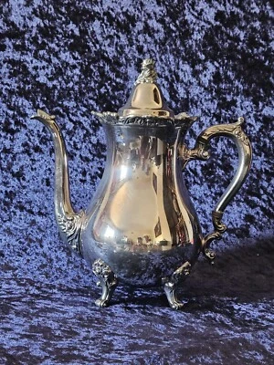 Tetera enchapada en plata Royal Rose de Wallace 9852 Foto 1 de 4