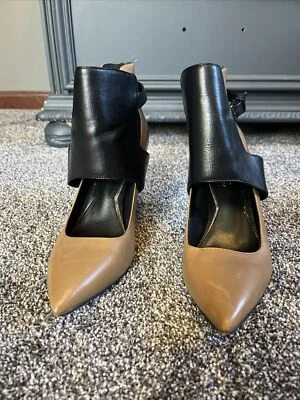 Kenneth Cole ankle stiletto pump bootie. Two Tone 8.5 — 第 1/4 张图片