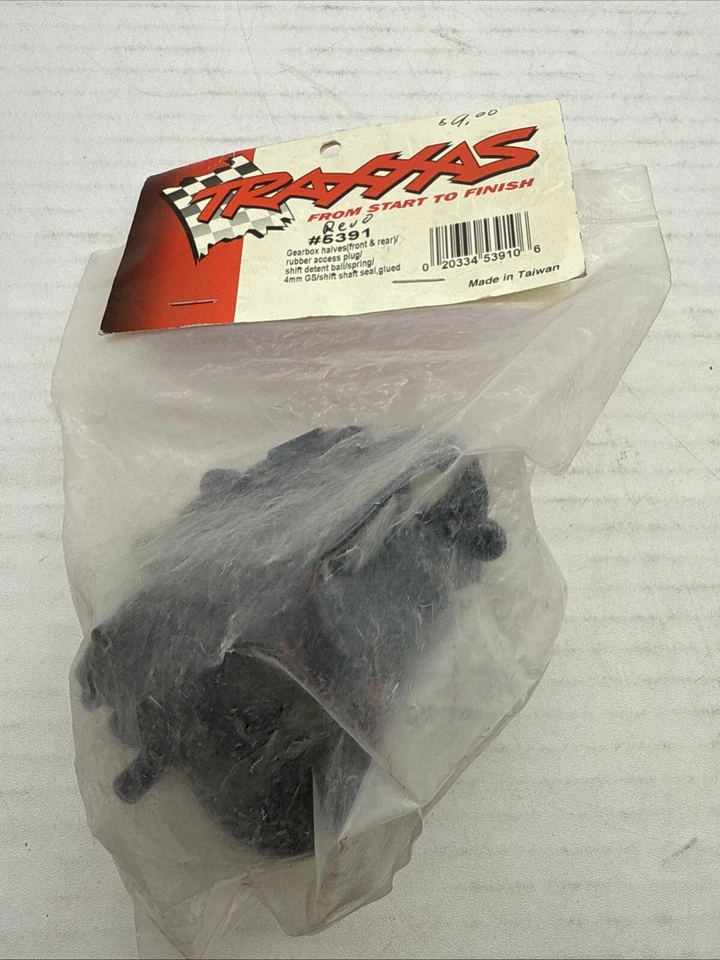 Traxxas  #5391 Gearbox Halves Front & Rear Shift Shaft Seal, Ball Spring B118 - Image 1 of 1