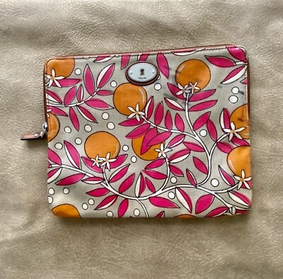 Fossil Key-Per Zipper Case Tablet iPad 8.5” X 10.5” Vinyl Green Polka Dot - Image 1 of 4