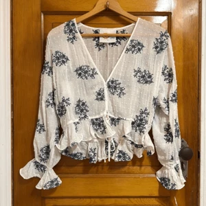 Blusa para mujer Blue Life Emi Boho blanca azul manga larga pequeña - Imagen 1 de 6
