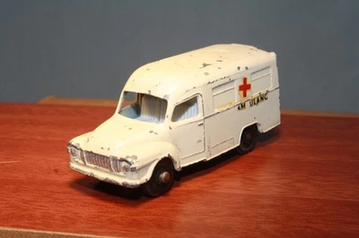 14C Bedford Ambulance Lesney Matchbox Made in England - Image 1 of 4