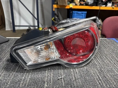 Luz trasera SUBARU BR-Z R. 13 14 15 16 Foto 1 de 4