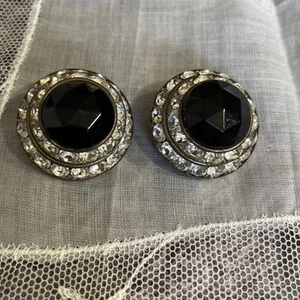 Vintage Gold Tone Clear Rhinestone Black Glass Clip On Earrings Jewelry TT-13 - Picture 1 of 5
