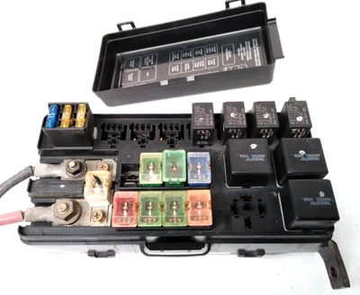 1995 道奇 Ram 5.2L 卡车 1500 2500 熔断器盒字体发动机托架原始设备制造商保护套 E56 — 第 1/4 张图片