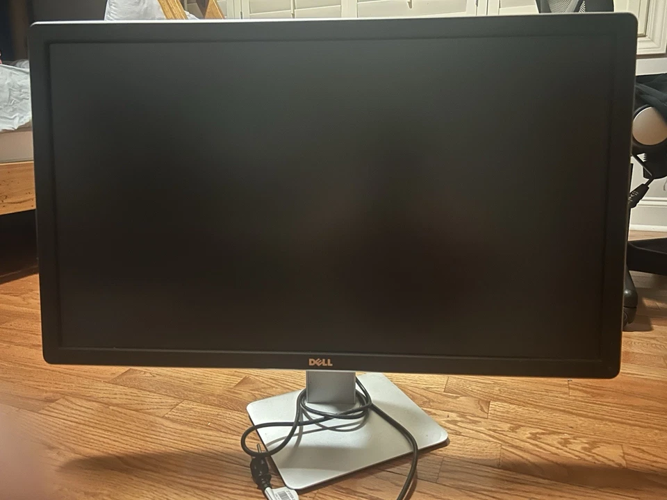 Dell UP3216Q 32" UltraSharp 3840 x 2160 4K Ultra HD Monitor Stand Included - Image 1 of 3