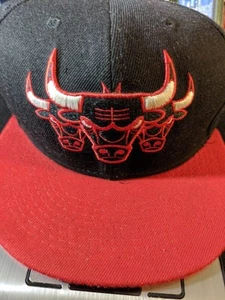 Chicago Bulls Cap Mitchell & Ness Windy City Black Red Snapback Hat 3 Bulls - Picture 1 of 4