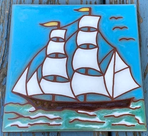 Dicke Terrakotta Keramik Kunst Fliese 6x6 hoch Schiff Untersetzer Wandbild glänzend bemalt - Bild 1 von 11