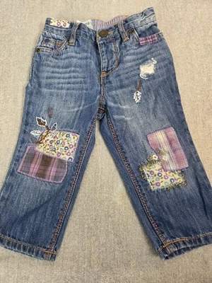Pantalones de mezclilla retro bohemios con estampado de retazos morados 12-18 meses Baby Gap para niñas pequeñas Foto 1 de 4