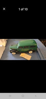 Camión Chevrolet Suburban 1946 Franklin como nuevo modelo 1:24 etiqueta completa verde Foto 1 de 4