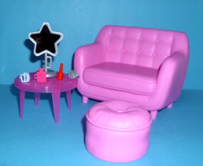 %***Barbie Möbel*Longe*Sofa*Hocker*Tisch*Spiegel*Schmuck*Lippenstift*Flacon***% - Bild 1 von 4