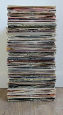 VINYL RECORD JOBLOT / STARTER BOXES 20 x 7” VINYL RECORDS GIFT BOX VARIOUS BOXES - Bild 1 von 4