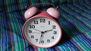 Antique wind up alarm clock Germany - Picture 1 of 8