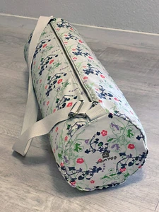 Umhängetasche ca. 20 x 65 cm, neuwertig mit Yogamatte 63,5 x 153,5 cm - Bild 1 von 9