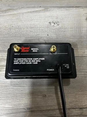 Amplificador de distribución de TV Channel Master 3042 - UHF-VHF-FM 50-900 MHz Foto 1 de 3