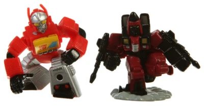 Nuevo / Sin usar, en caja / Raro TRANSFORMERS Robot Heroes - Autobot BLASTER & Decepticon THRUST Foto 1 de 2