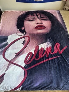 Selena Blanket - Picture 1 of 4