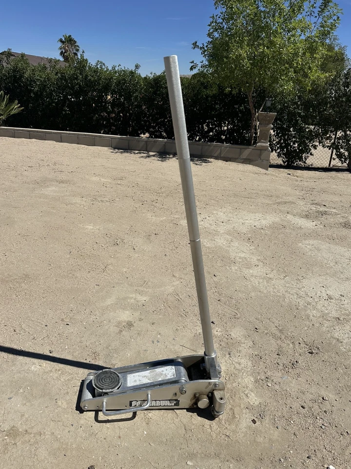 Gato de piso Powerbuilt Foto 1 de 1